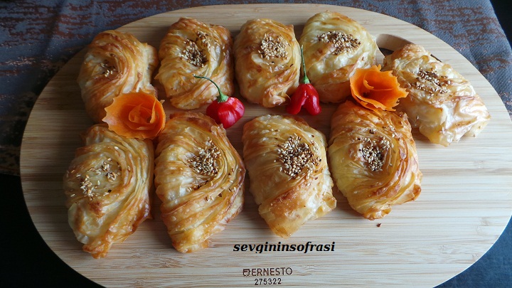Baklava yufkası ile çıtır peynirli börek Sevginin Sofrasi