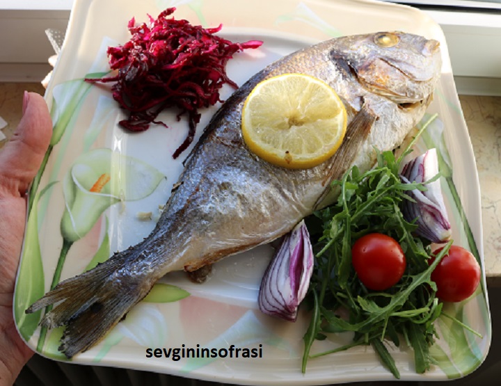 Fırında Çupra Balığı Avokado Soslu