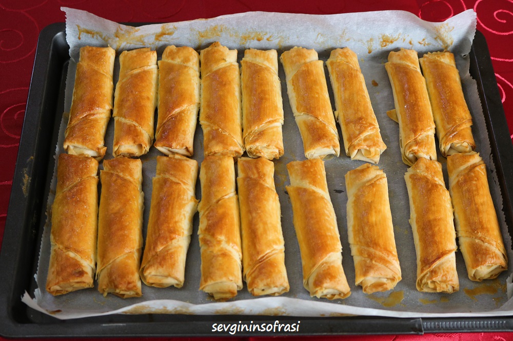 Sirkeli Unlu Çıtır Börek Sevginin Sofrasi